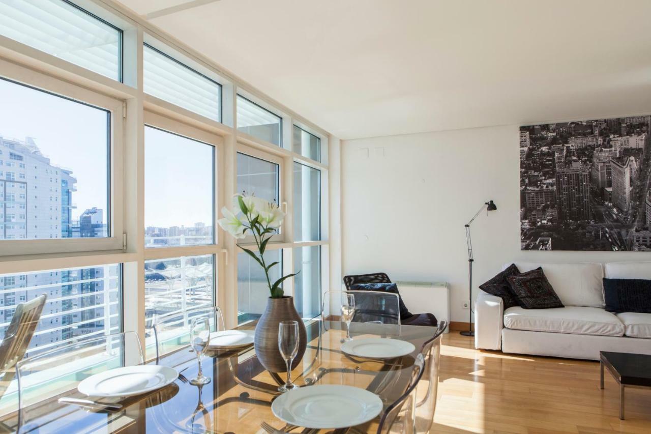 Rent4Rest Lisbon Parque Das Nacoes 17Th Floor River View Екстериор снимка