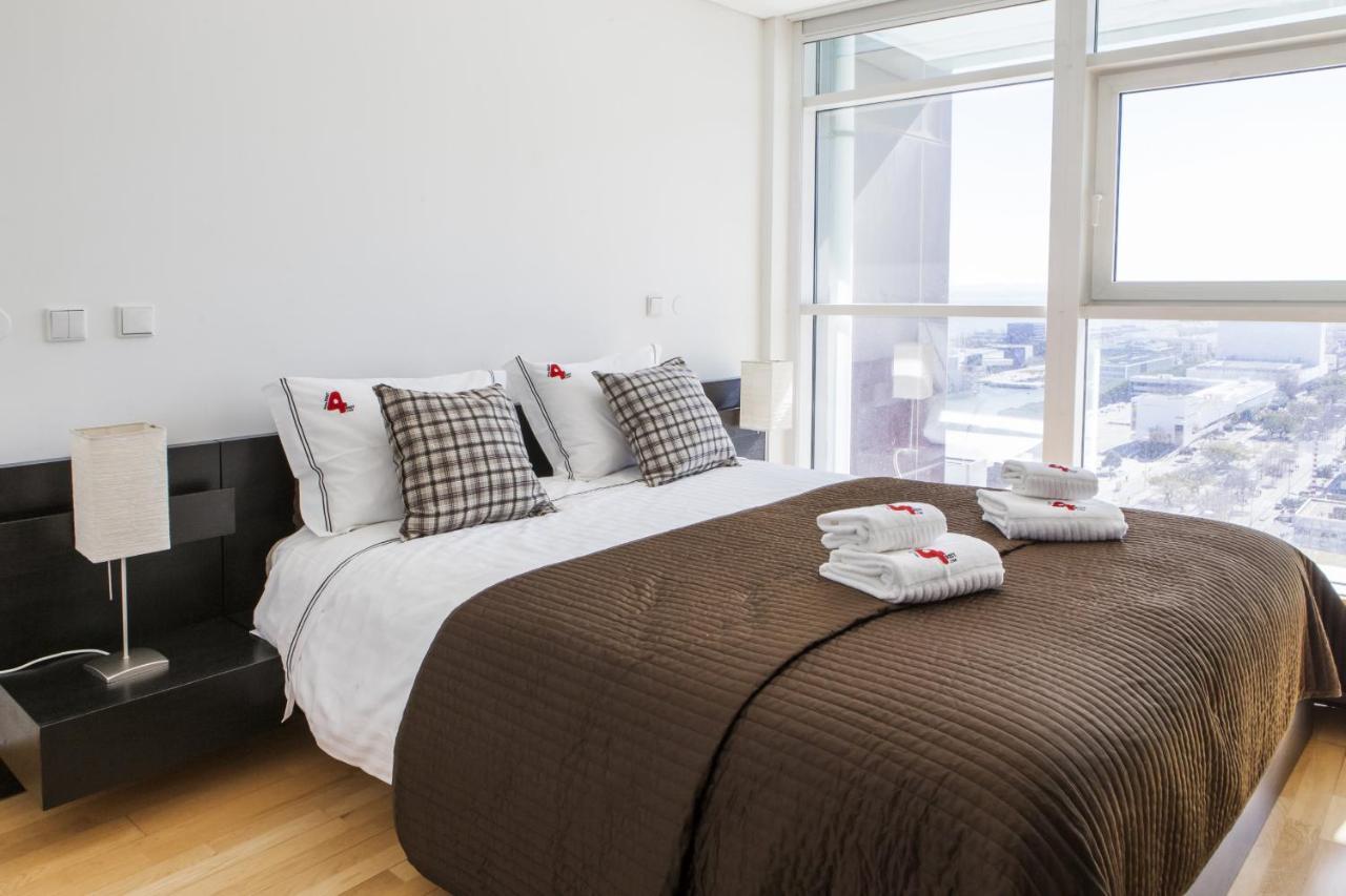 Rent4Rest Lisbon Parque Das Nacoes 17Th Floor River View Екстериор снимка